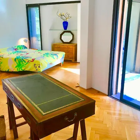 Climatisee Avec Piscine Sur Les Hauts De Villa Nîmes