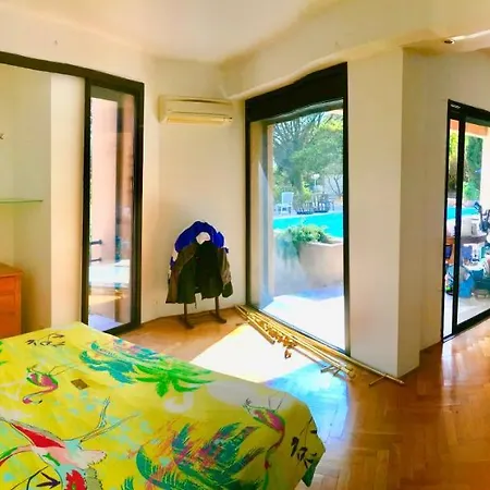 Climatisee Avec Piscine Sur Les Hauts De * Nîmes